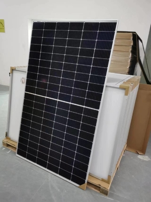Beli 12V Setengah Sel Mono Modul PV Domestik / Komersial Panel Surya 440W 450W 460W 470W online manufacture