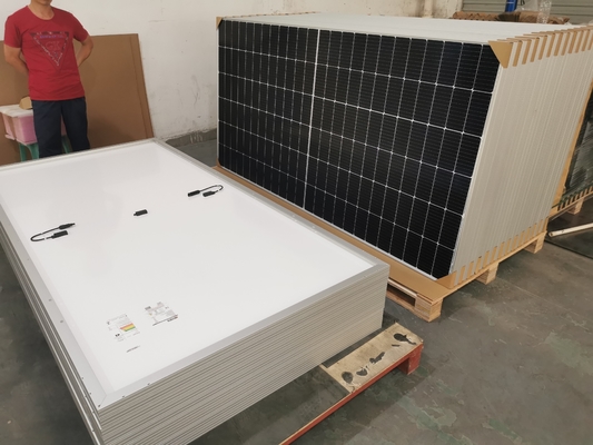 Beli Panel Surya Monokristalin Setengah Sel 540W 545W 550W 555W online manufacture